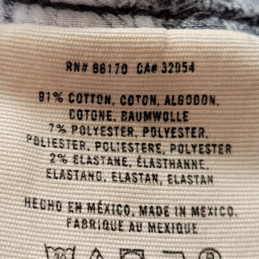 Pilcro and the Letterpress (Anthropologie) Jean shorts - Picture 8 of 12